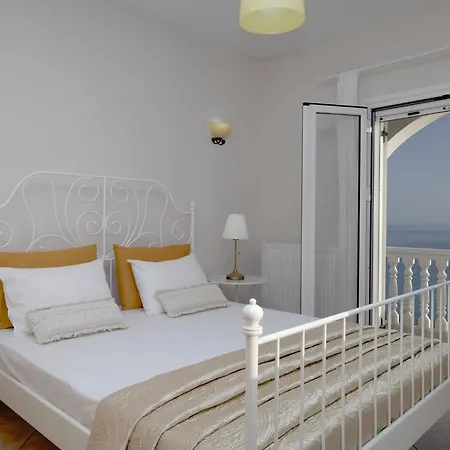 Niriides Beach House Prázdninový dům