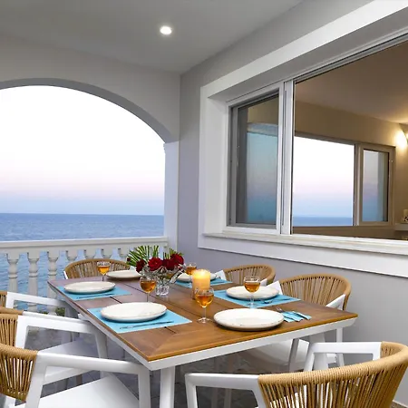 Prázdninový dům Niriides Beach House *