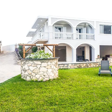 Prázdninový dům Niriides Beach House *