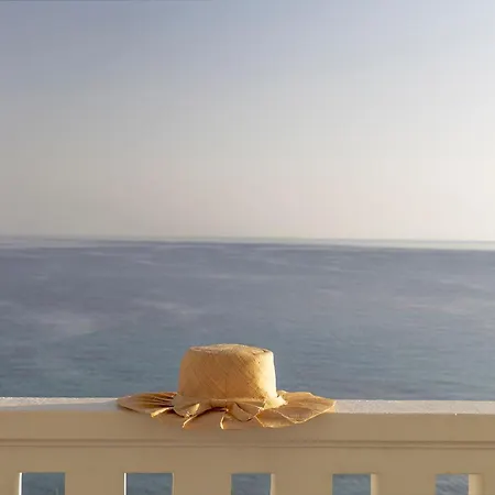 Niriides Beach House Holiday home