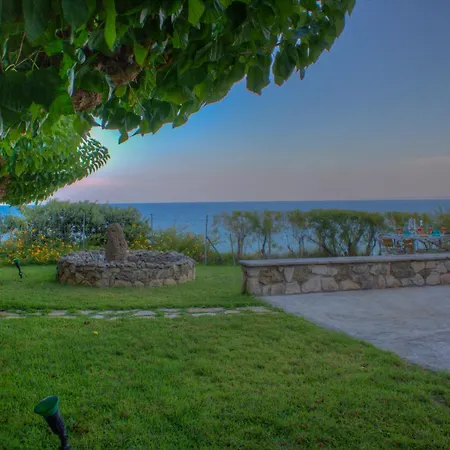 Holiday home Niriides Beach House